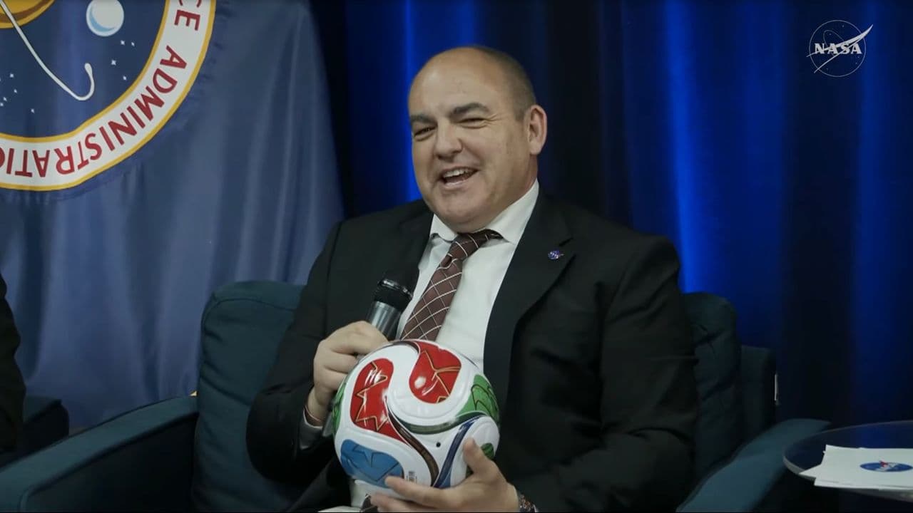 NASA will send a soccer ball to the moon —if the US wins the World Cup