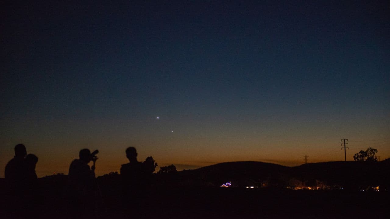The moon, Mars and the Pleiades form a stunning lineup before dawn on July 11. Here's how to see it