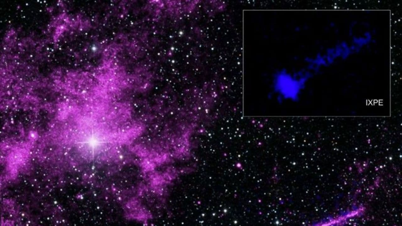 This cosmic 'lighthouse' is blazing a magnetic trail through the Milky Way