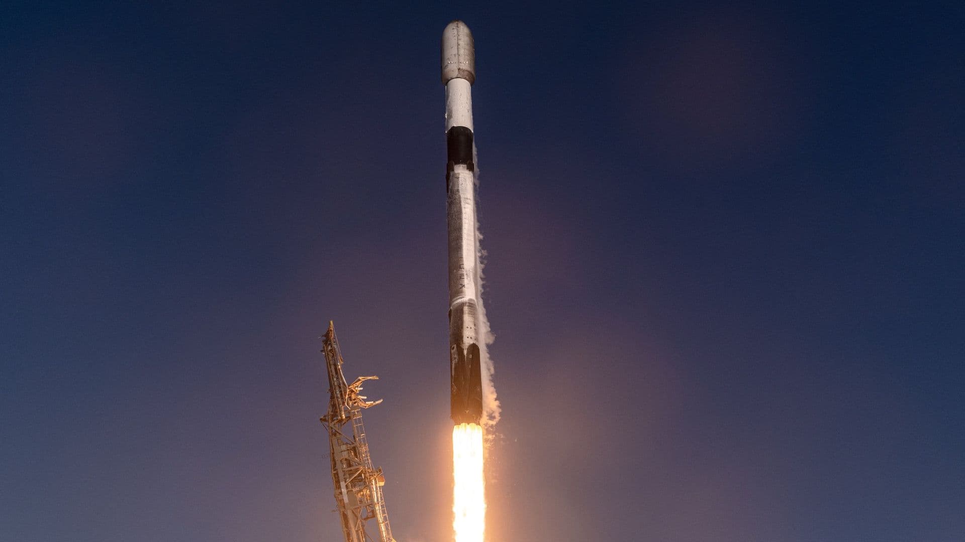 SpaceX launches Falcon 9 Starlink mission for 1st time in more than 3 weeks (photo)