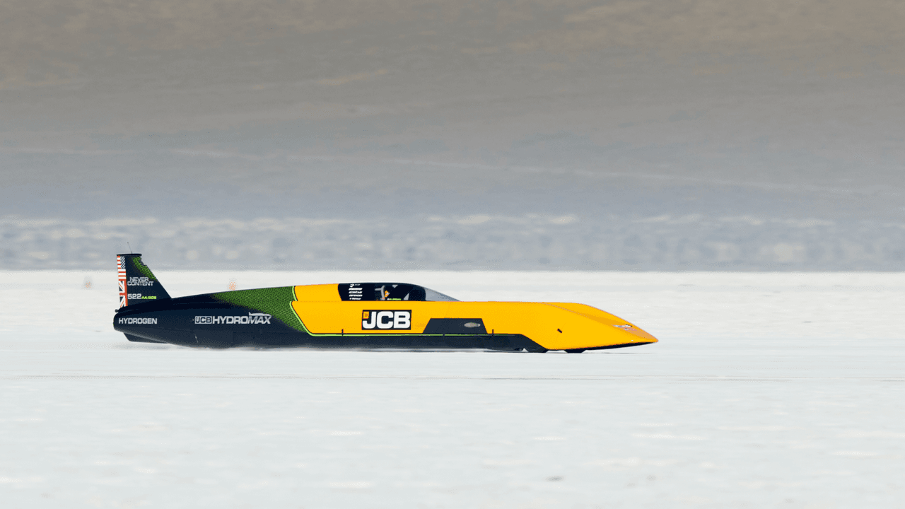 Hydrogen-powered 'rocket car' tops 400 mph in record-breaking test (video)