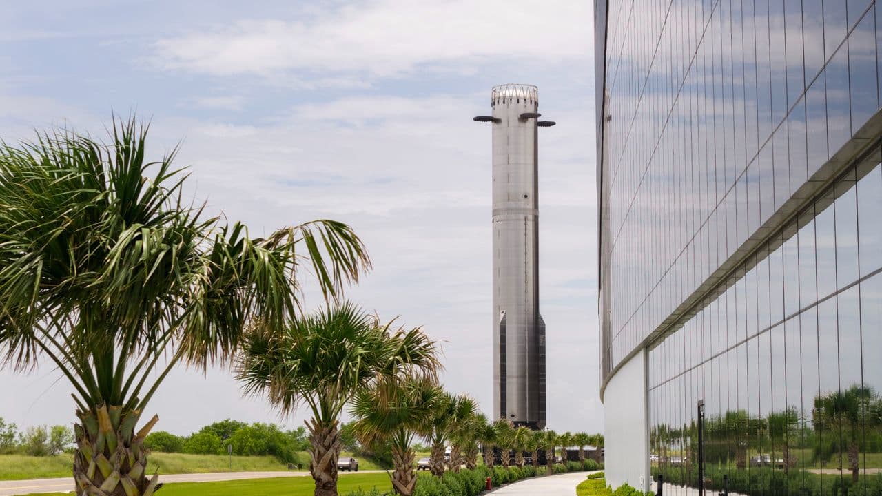 SpaceX ignites all 33 powerful engines on Starship booster test ahead of Flight 13 launch