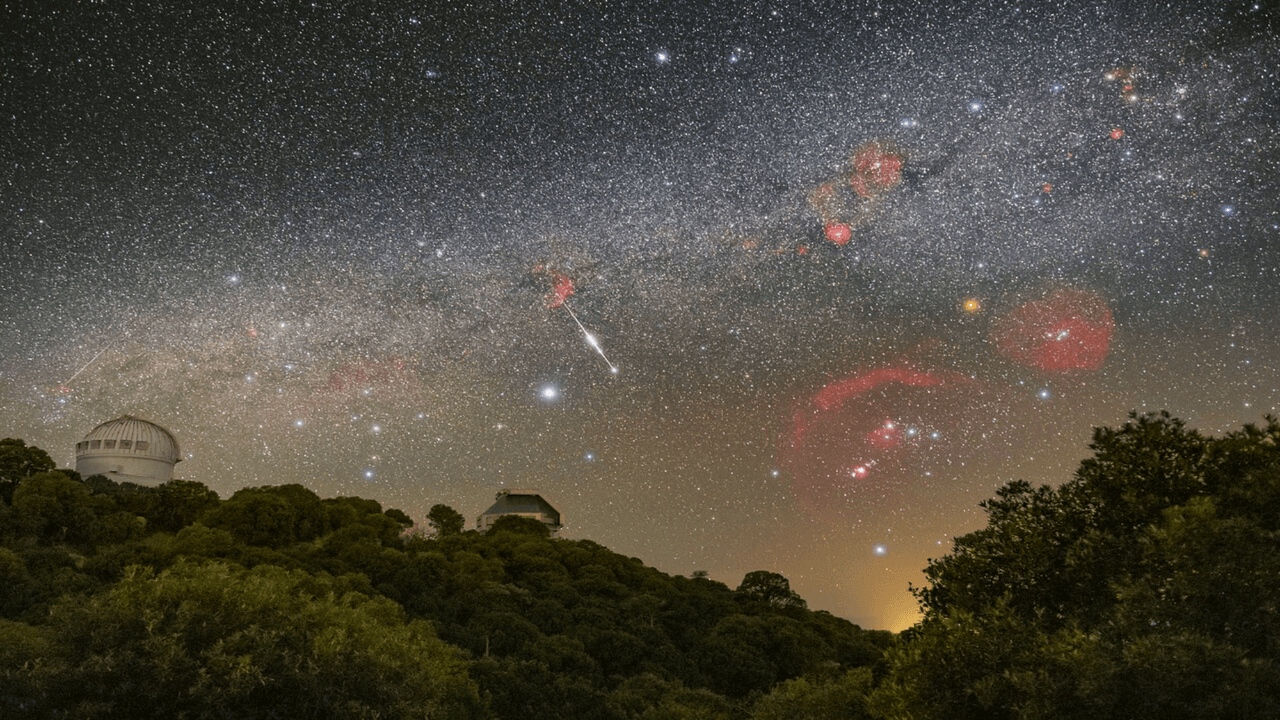 Meteor streaks across the sky above big observatory | Space photo of the day for June 5, 2026