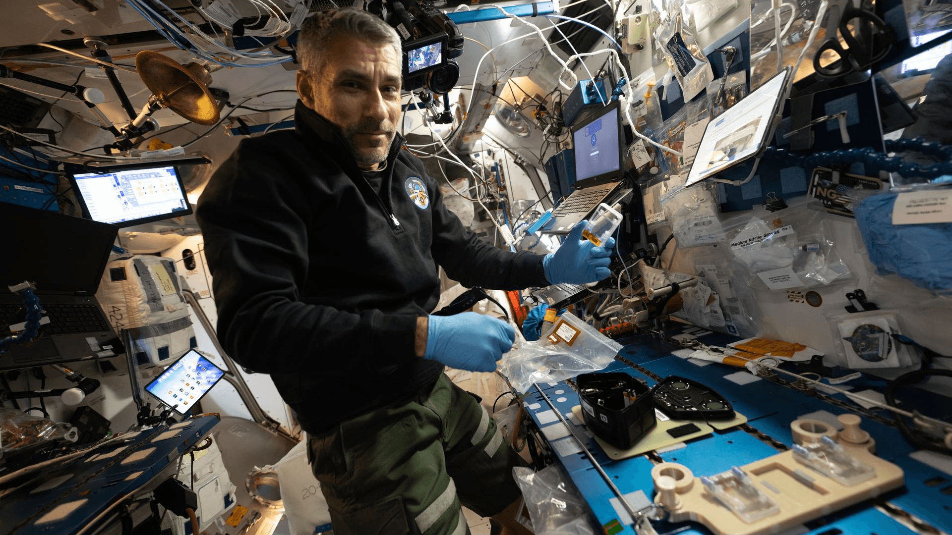 Space botanist conducts plant experiments in orbit | Space photo of the day for Oct. 21, 2026