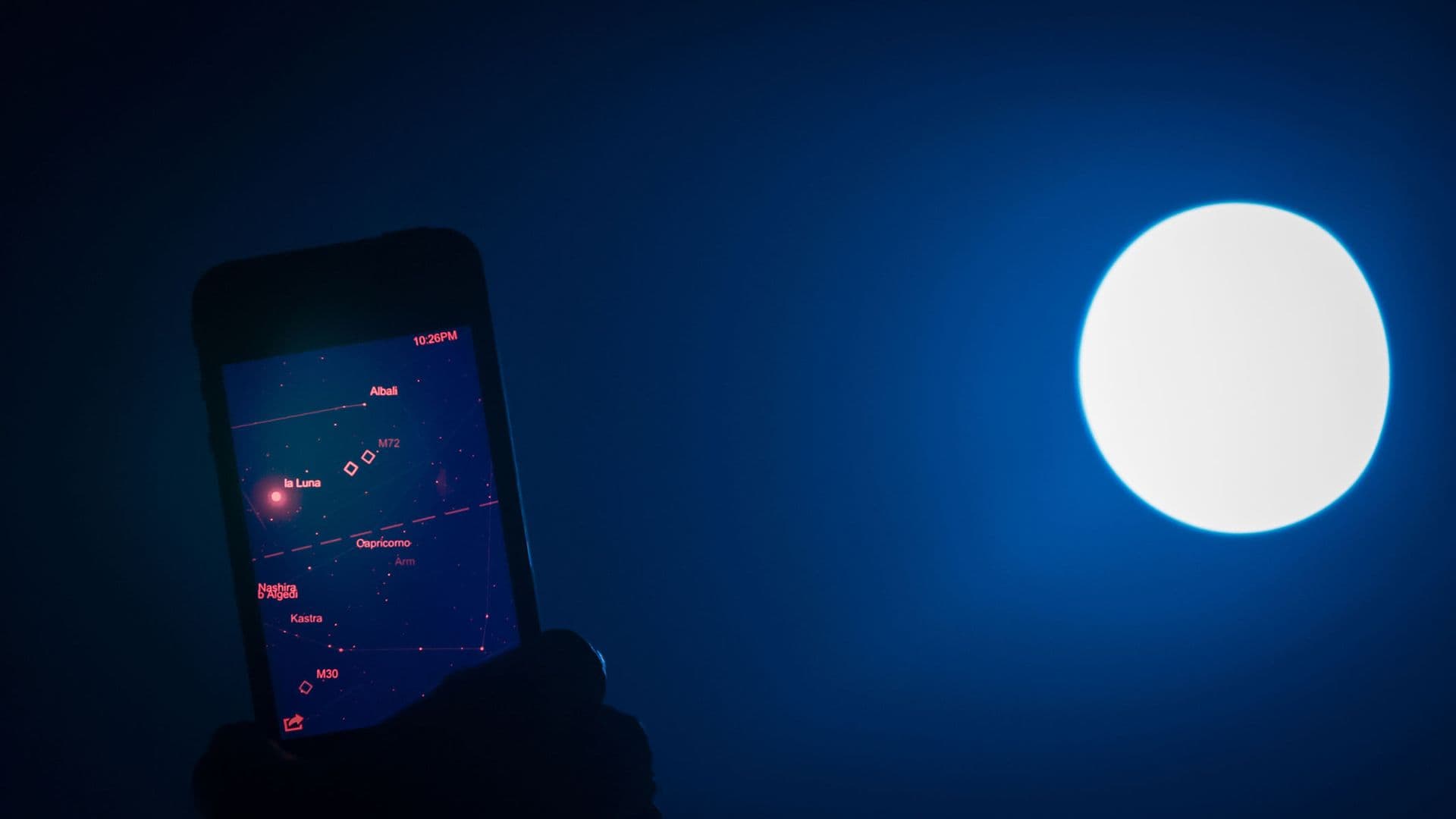 Red light, white light: How to preserve your night vision while using stargazing apps