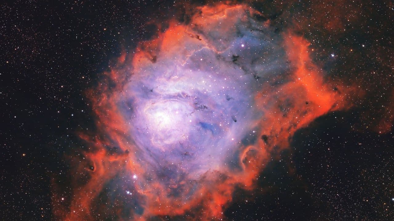 Astrophotographer captures a cosmic lagoon glowing 5,200 light-years from Earth (photo)