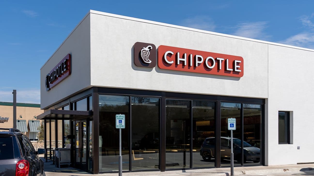 Chipotle Pulls Jalapeños Amid Salmonella Outbreak: Should You Worry?