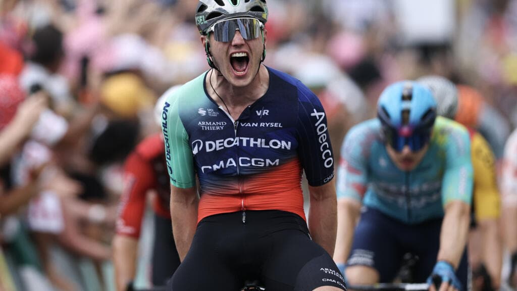 Dutch debutant Olav Kooij wins Tour de France 5th stage in chaotic sprint finish