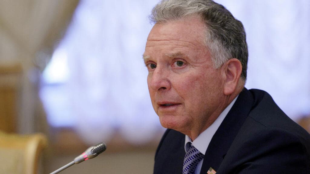 Ukraine talks: US envoy meets Vladimir Putin in Russia