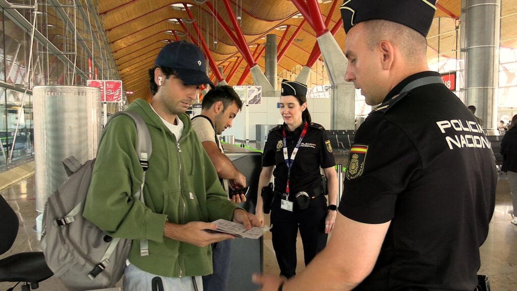 Spain imposes border checks on Italian travellers amid migrant dispute