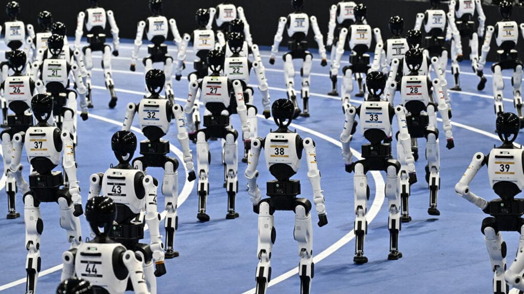 Humanoid robots break records at competition in Beijing