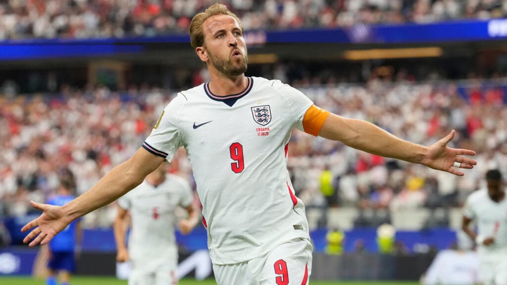 World Cup favourites' competition starts bring very different results