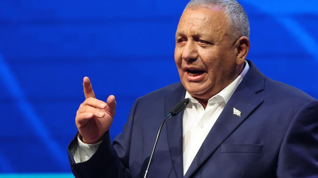Ex-army chief emerges as main rival to Netanyahu in upcoming Israel general election