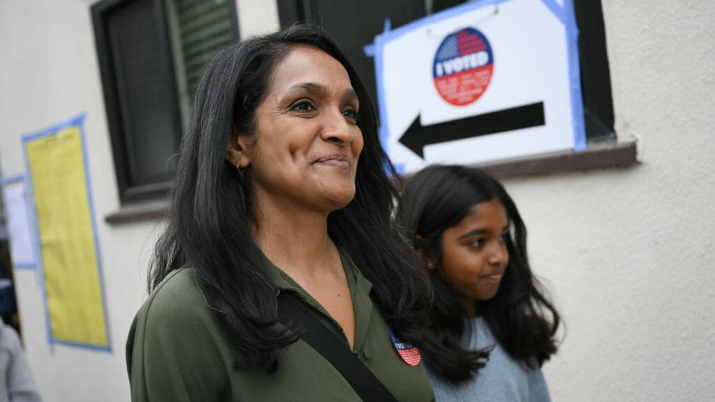 Left-winger beats Republican to advance to LA mayor runoff: media