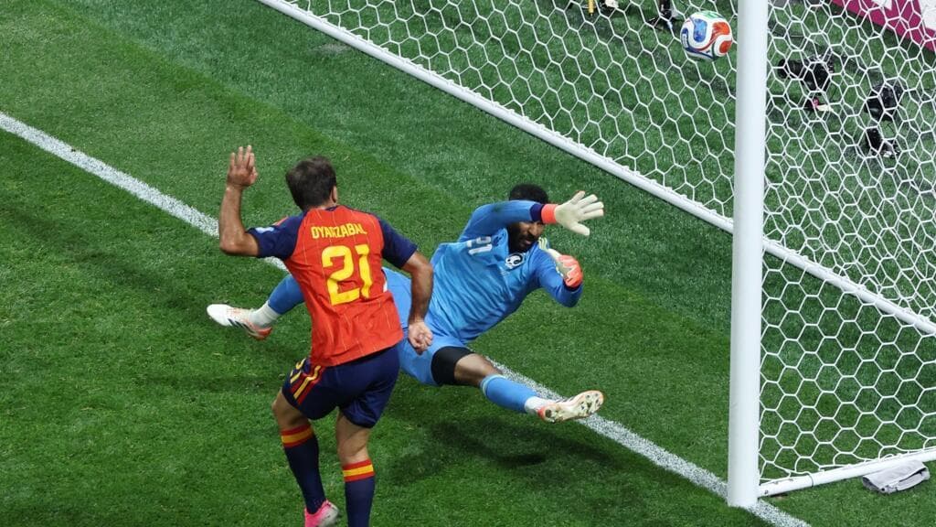 Yamal scores first World Cup goal as Spain bounce back with thumping win over Saudi Arabia