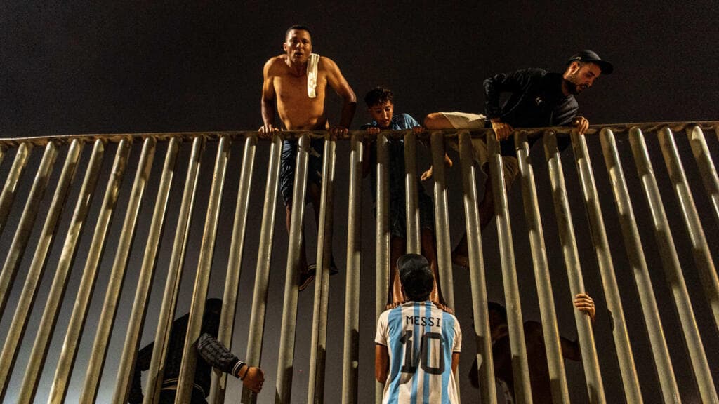Almost 50,000 migrants crossed Morocco-Ceuta border over past 24 hours