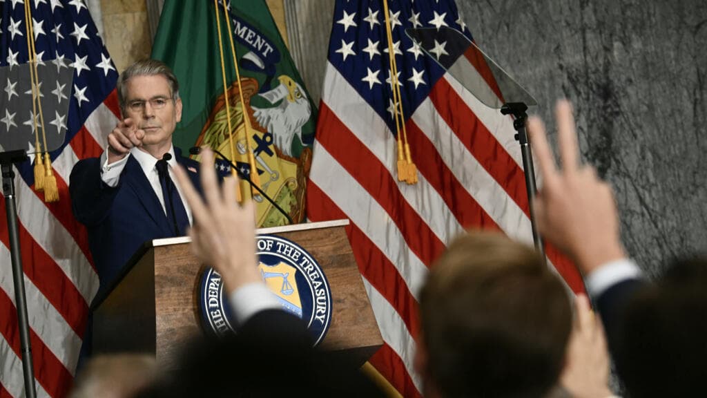 US unveils fresh sanctions to 'sever every economic lifeline' sustaining Iran