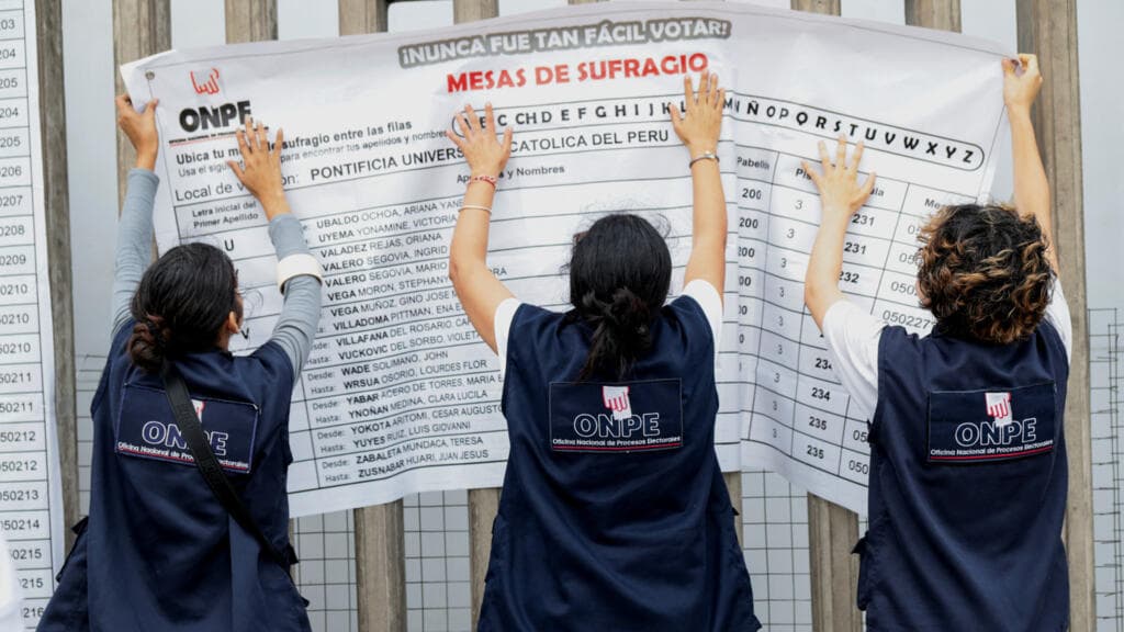 Peru set for presidential vote between conservative Fujimori and leftist Sanchez