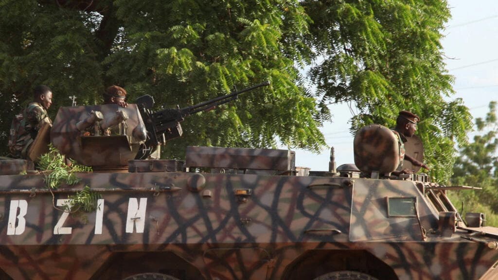 As capital goes back to normal, Niger downplays soldiers' mutiny