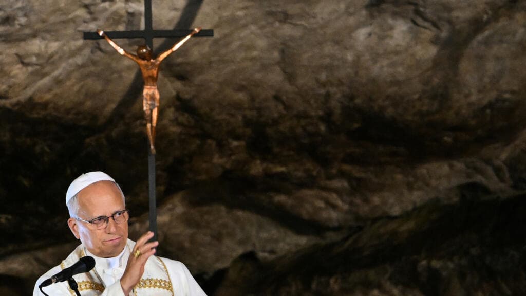 Pope prays at Lourdes after huge Paris mass