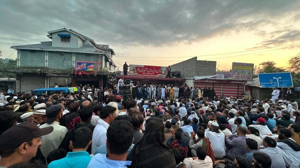 Pakistan: Protests continue in Azad Kashmir despite repression and internet blackout