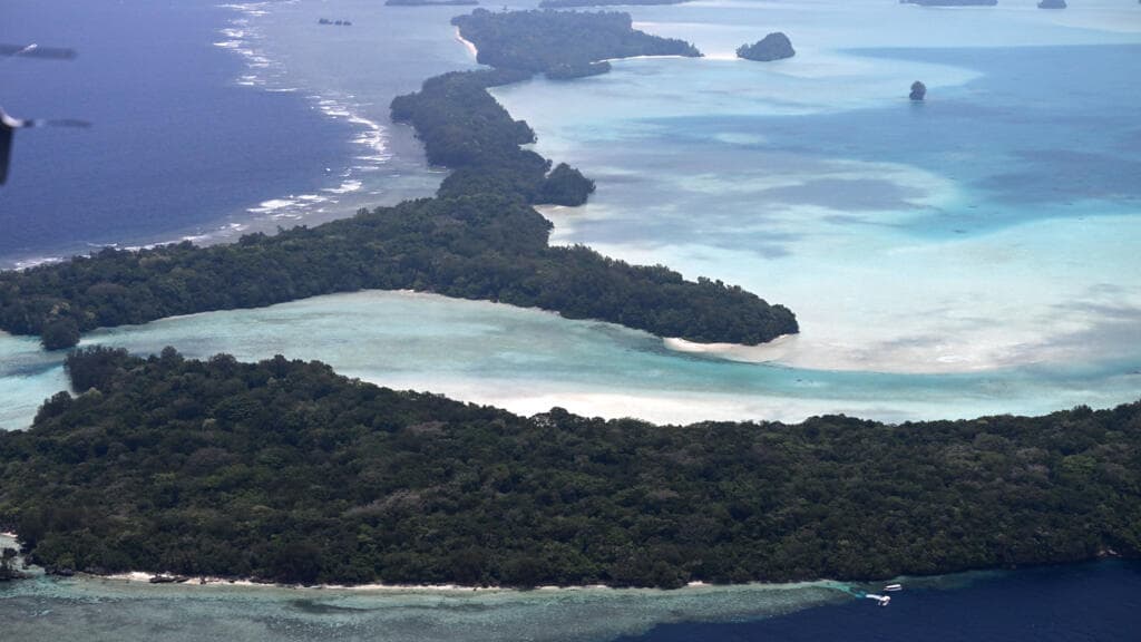 El Nino breaks Pacific temperature record as weather pattern intensifies