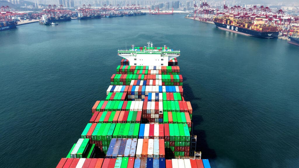 China's economic growth hits slowest pace in more than three years