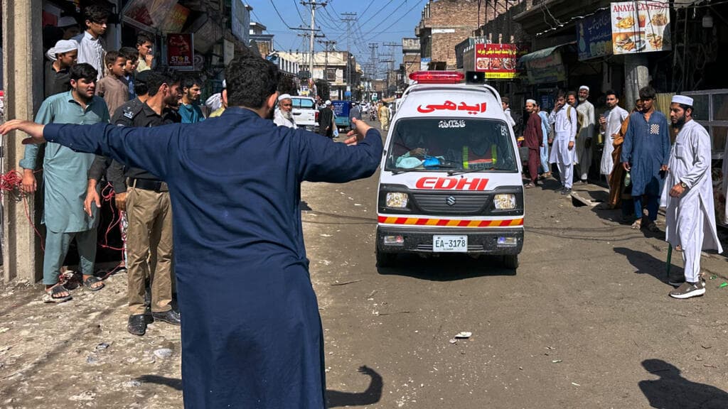 Pakistan school roof collapse kills dozens of pupils, teacher in Peshawar