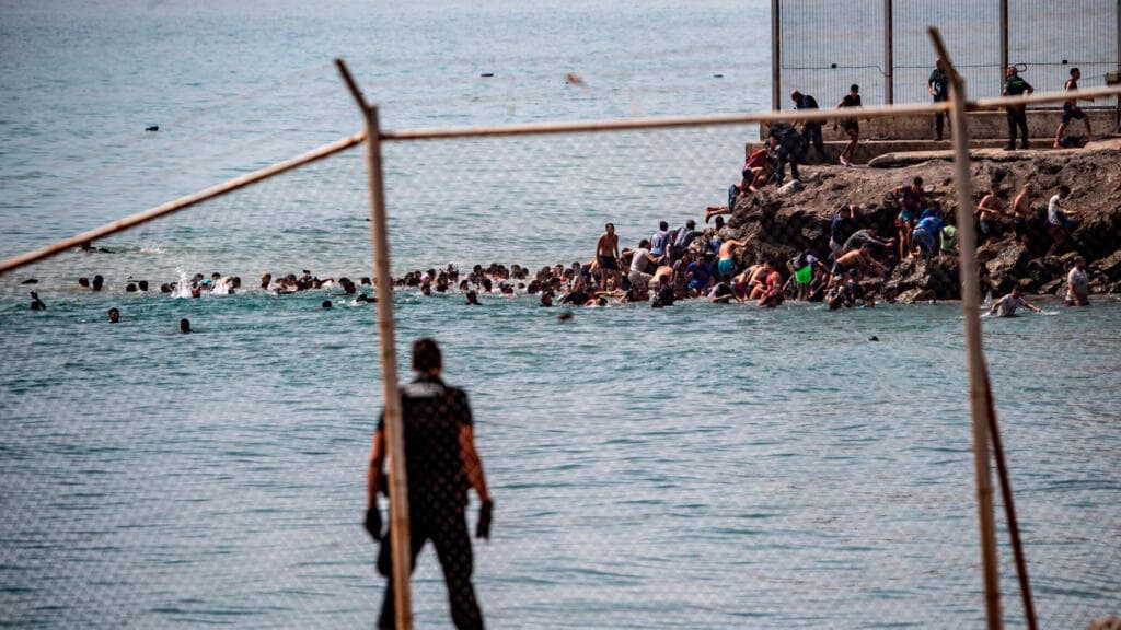 Thousands start returning to Morocco after mass arrivals in Spain's Ceuta