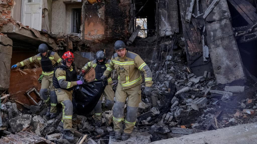 Russia pounds Ukrainian cities, spares energy targets for first time since Trump 'ceasefire'