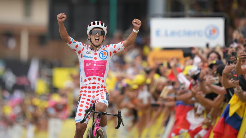 Pogacar closes in on Tour de France victory, Carapaz wins Queen stage