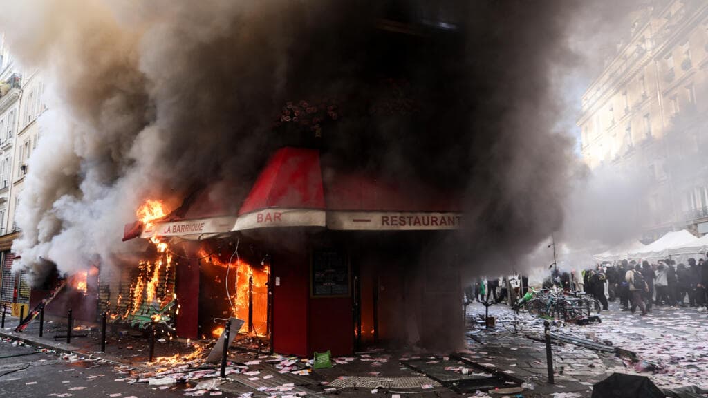 Looting, blazes and clashes in France amid nationwide protests
