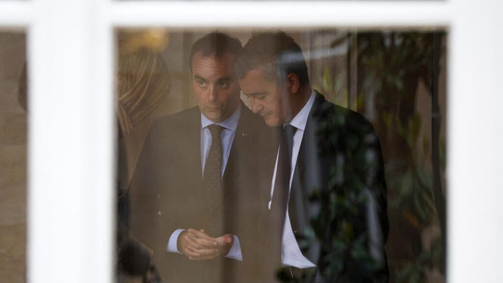 French government 'under pressure' amid public outcry over children protection failures