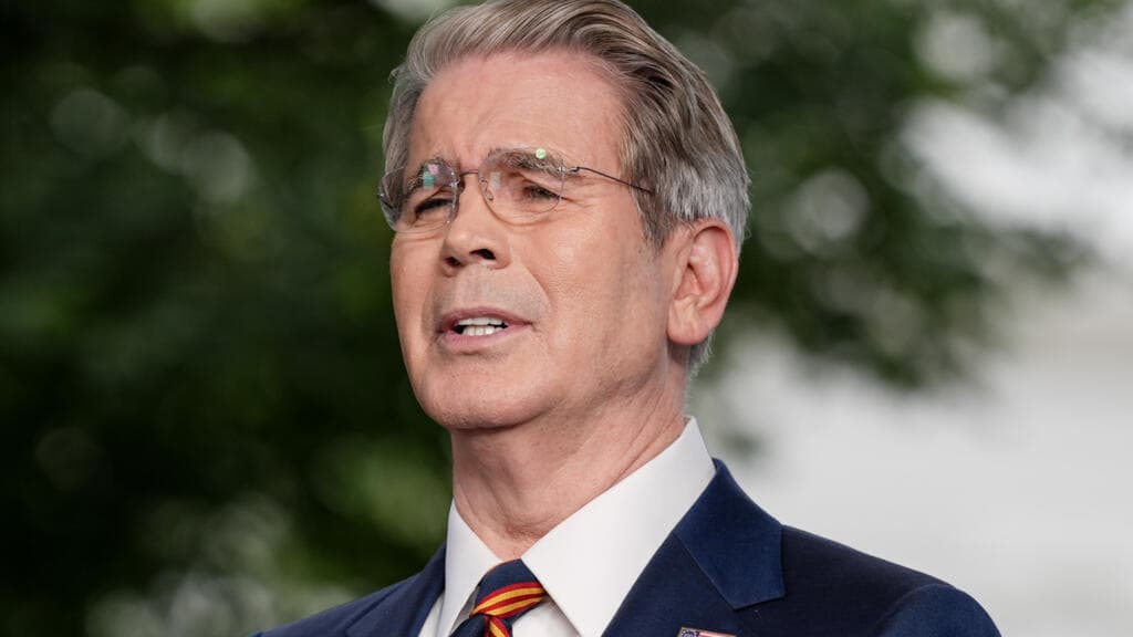 Middle East live: US threatens Iran with economic isolation like 'never seen before'