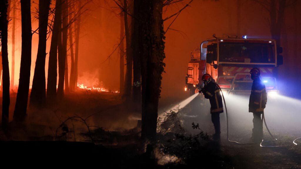 France evacuates hundreds as new wildfire threatens southwestern Landes region
