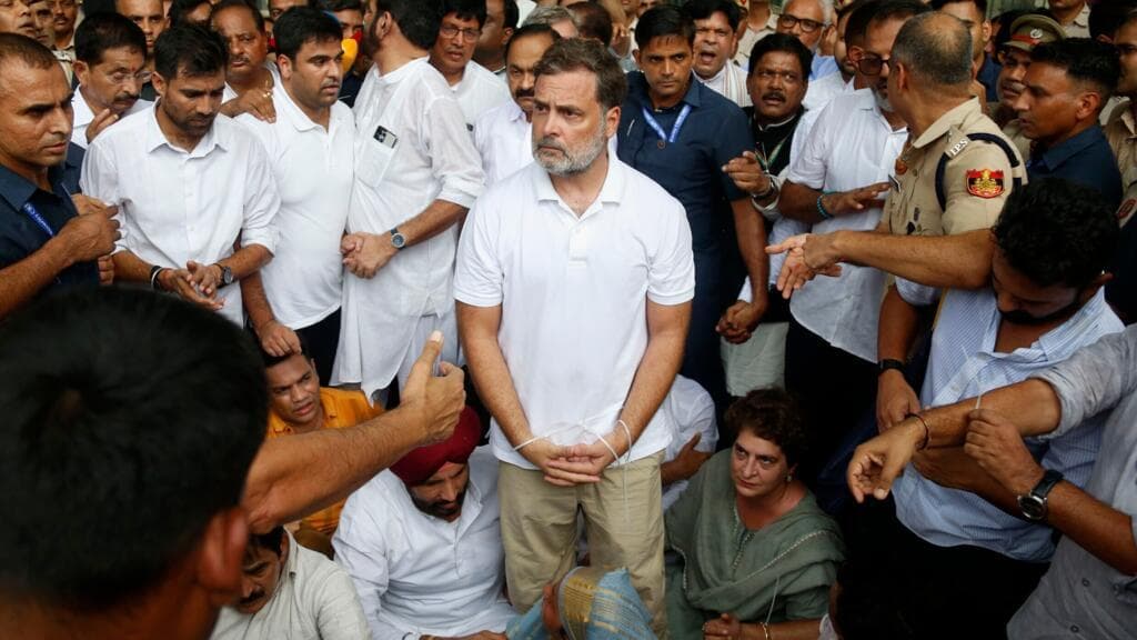 India opposition leader calls for Modi to step down as Cockroach protestors press on