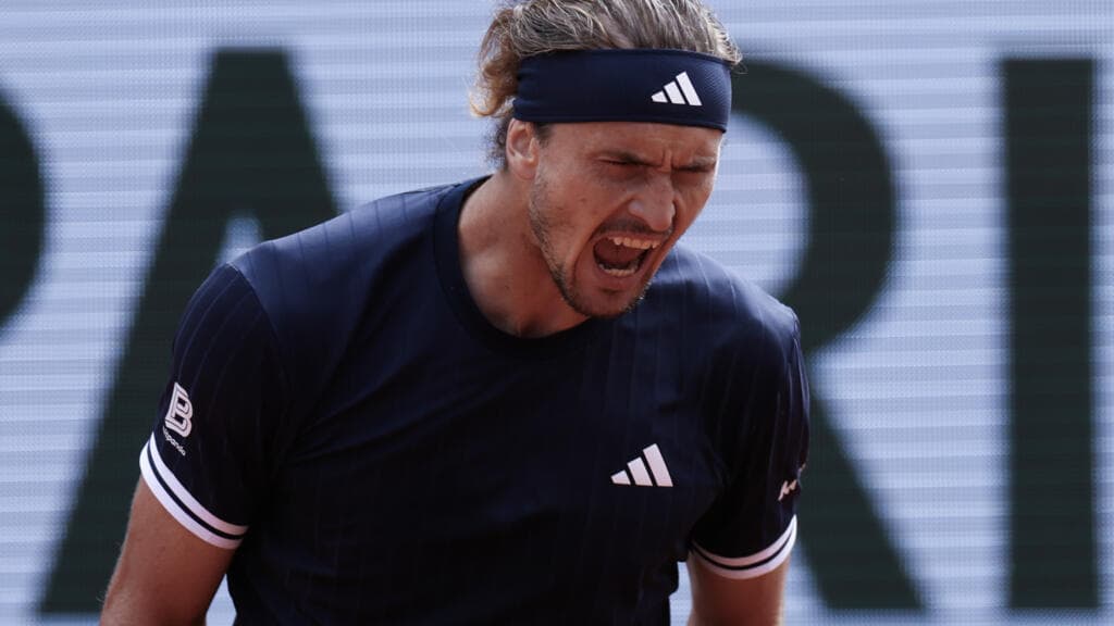 Zverev eases past Mensik to reach second French Open final