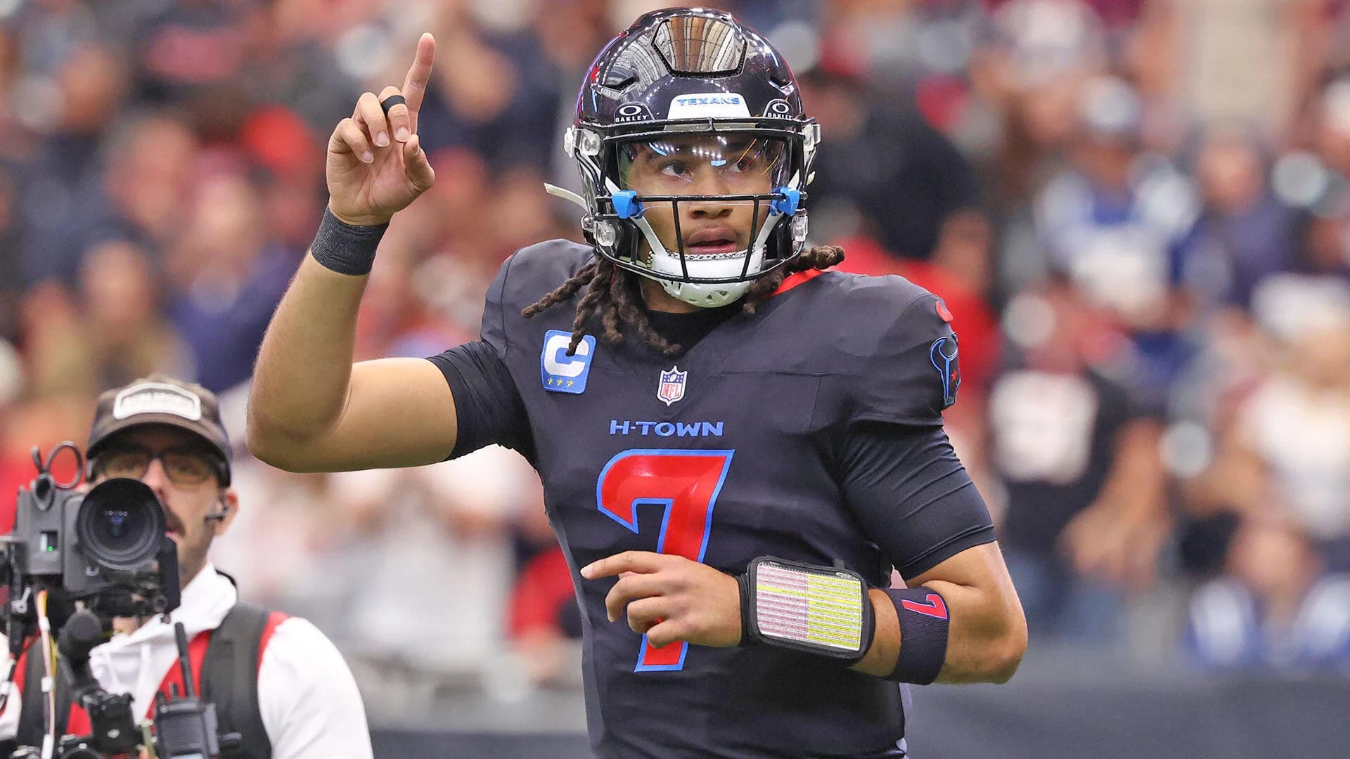 Fantasy Football 12-team Superflex mock: Three different strategies show pros and cons of waiting on QB