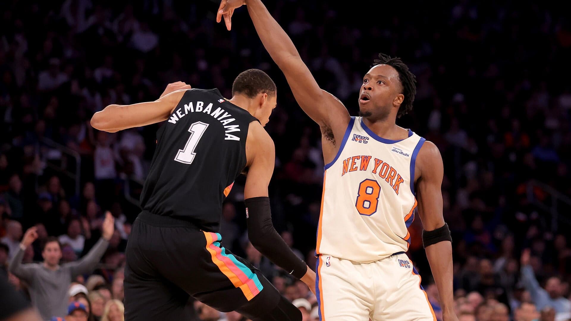 Today's top games to watch, best bets, odds: Knicks vs. Spurs Game 1, Padres vs. Phillies and more