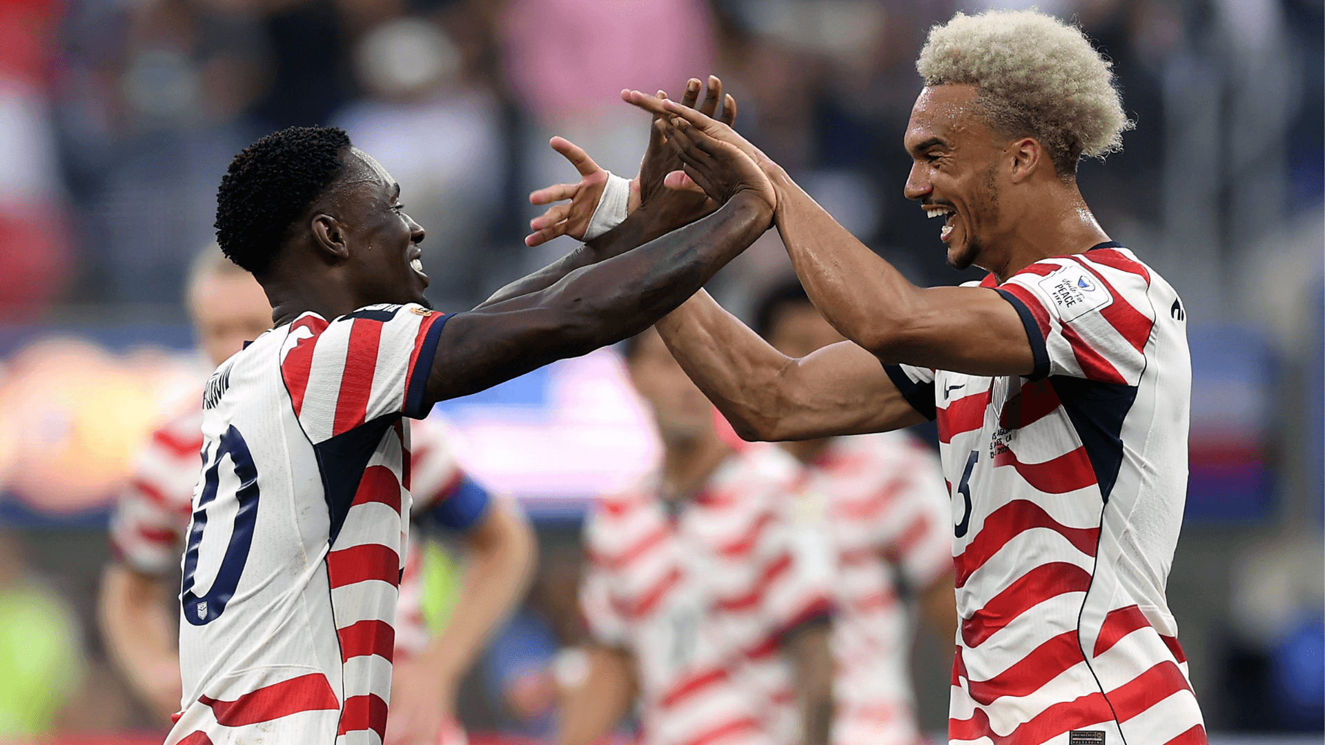 Footy Fix: USMNT take on Australia in huge World Cup showdown, can they clinch Group C on Friday?