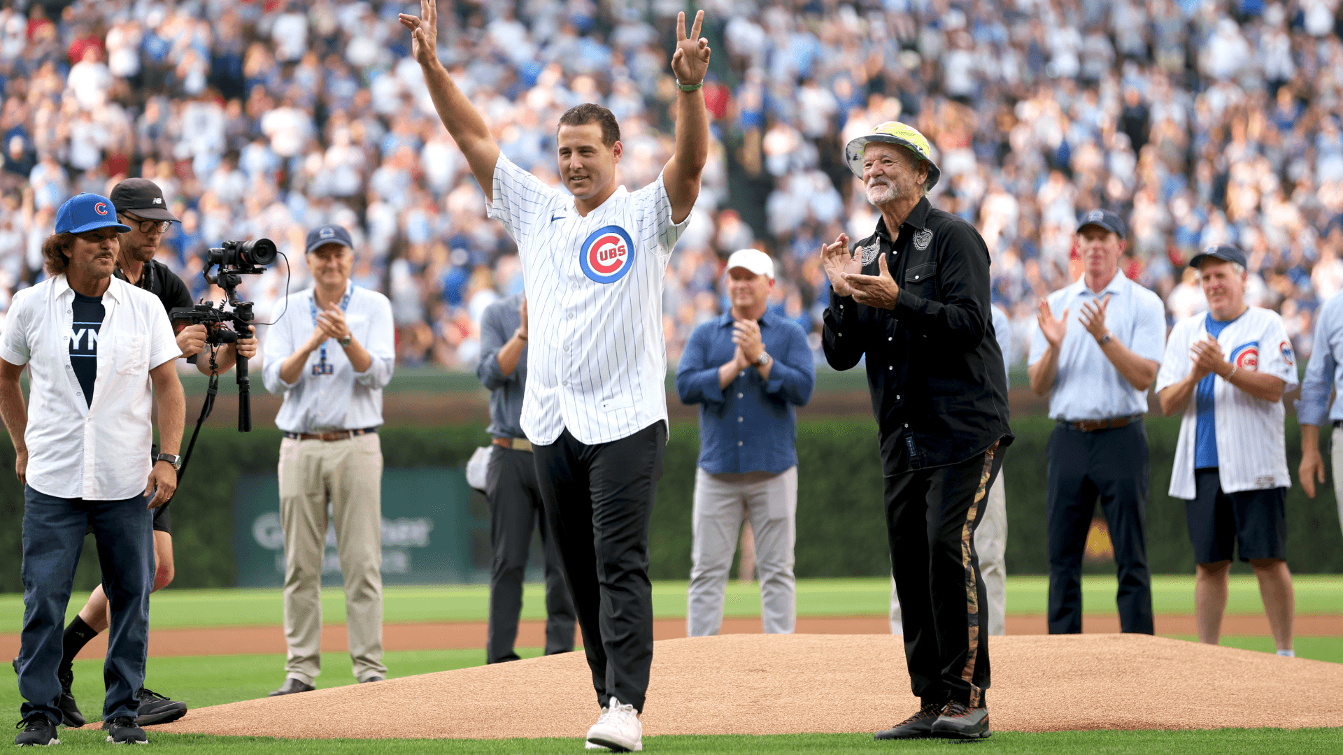 WATCH: Anthony Rizzo snags homer from Cubs' Michael Busch in right field bleachers at Wrigley Field