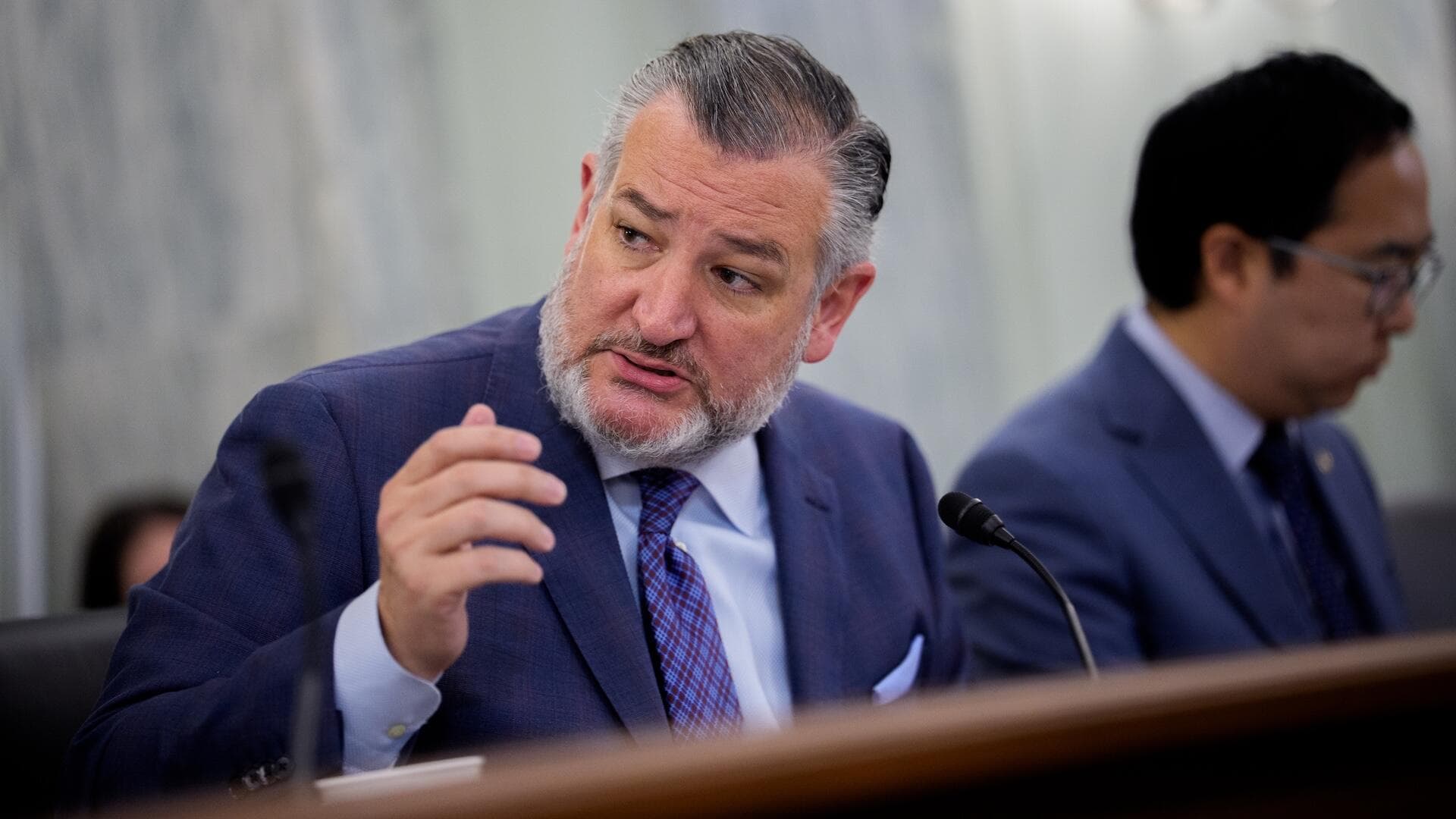 Ted Cruz envisions Trump signing college sports bill during 2026 football season, but Senate hurdles remain