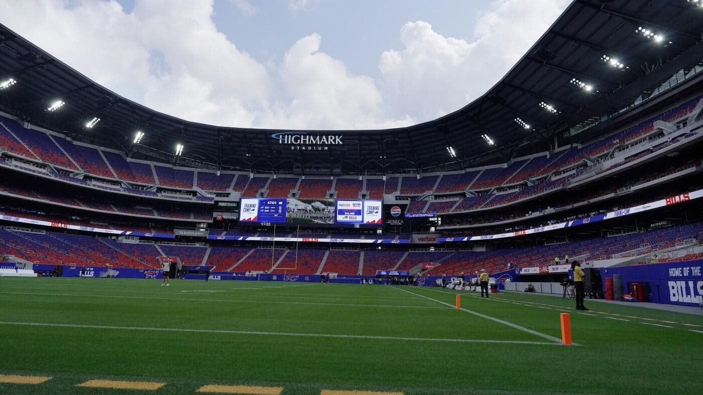 Apparently, $2.1 billion doesn't buy a clear view: Bills fans discover major problem with new stadium
