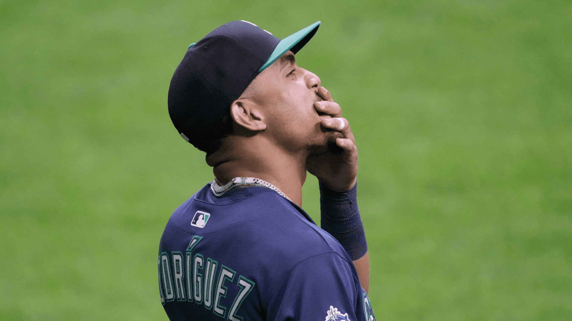 Brewers' 22-0 blowout of the Mariners headlined by brutal Julio Rodríguez mental gaffe