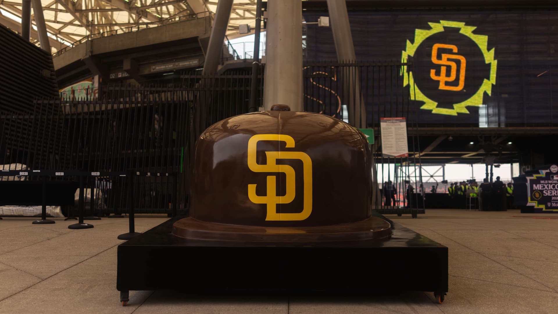 Why the Padres are now entangled in the Buss family drama over the Lakers