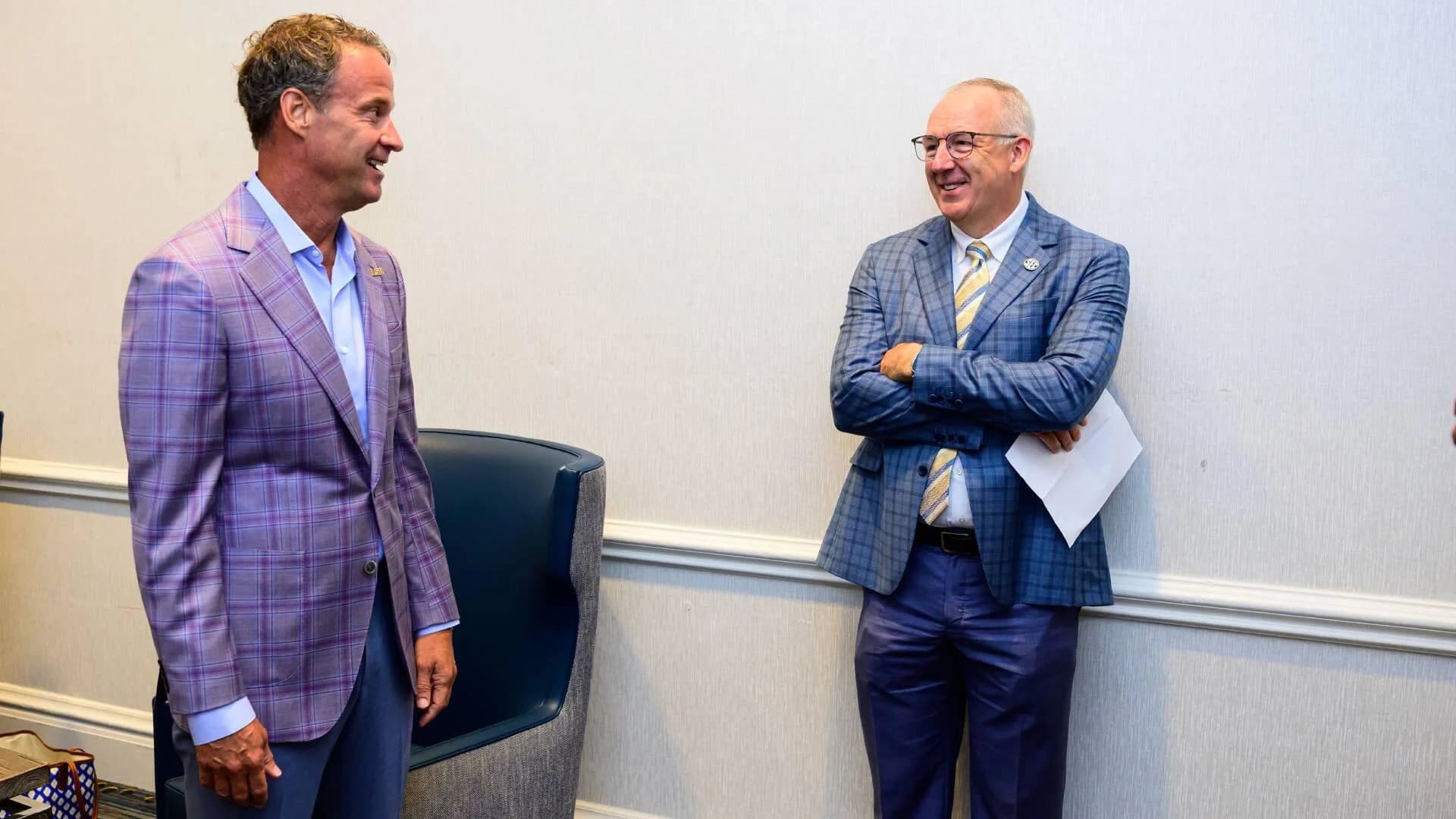 LSU abstains from SEC vote to penalize coaches, schools for playing pro players