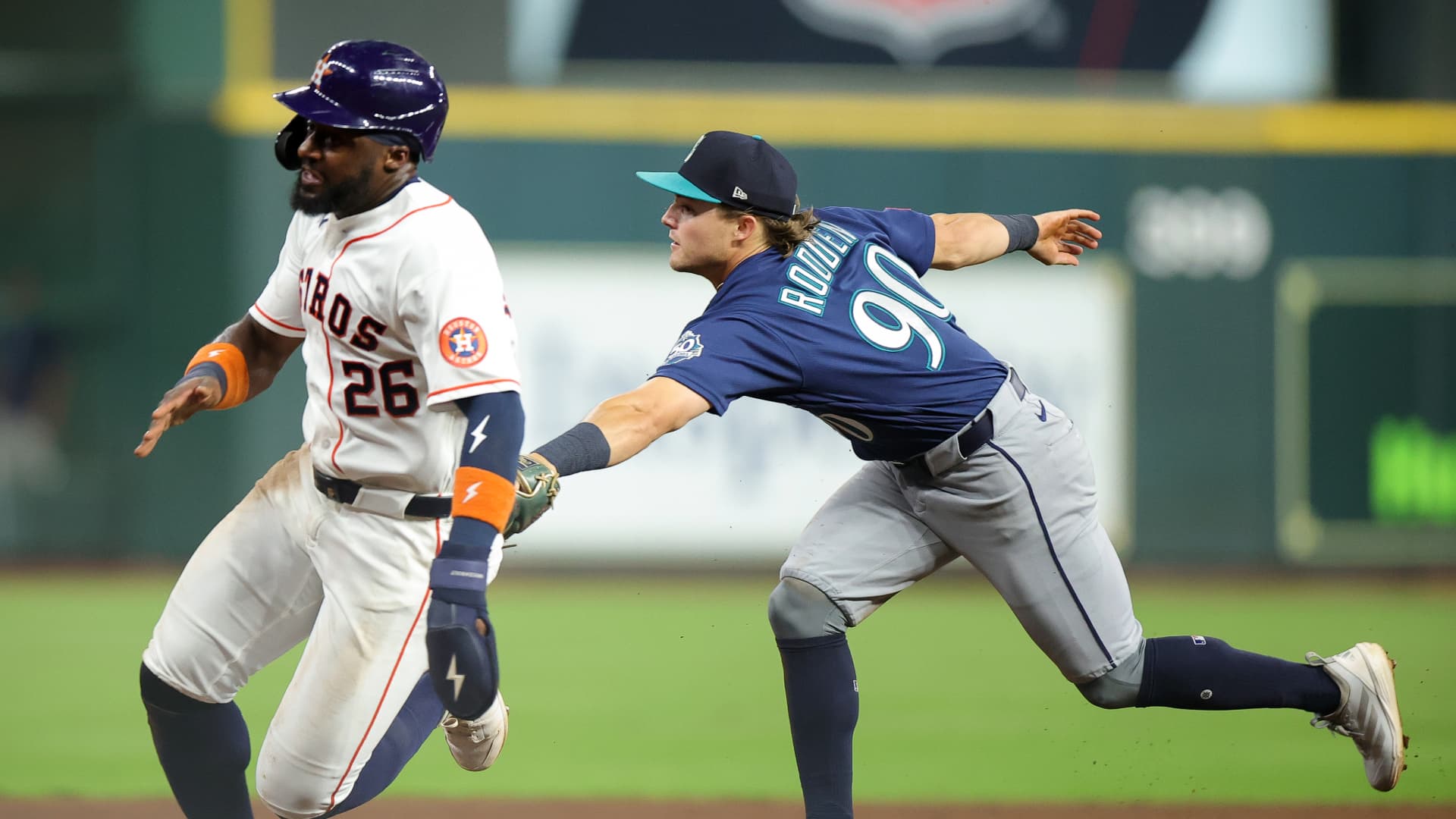 2026 MLB playoff picture: Current bracket, division, wild-card standings as regular season enters final month