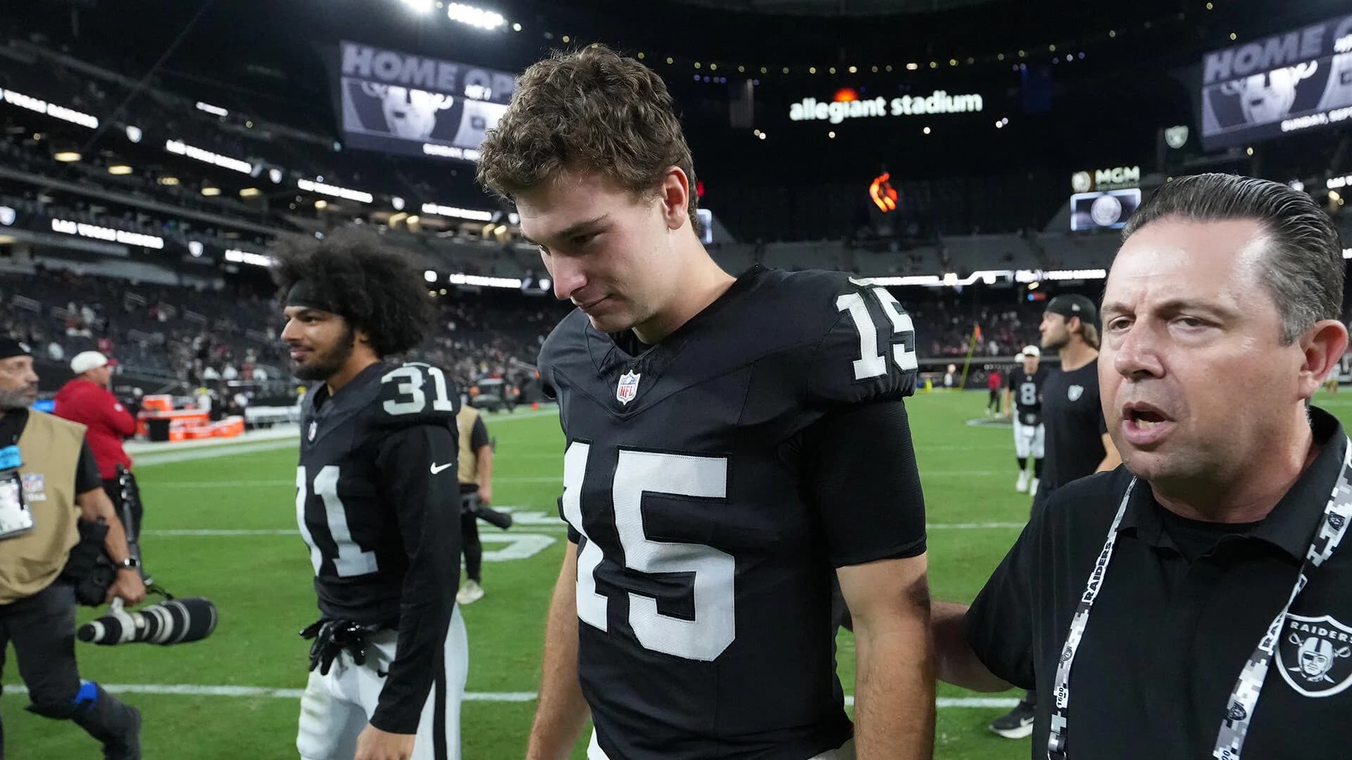 Preseason winners, losers: Fernando Mendoza falls behind as Rams strengthen Super Bowl candidacy