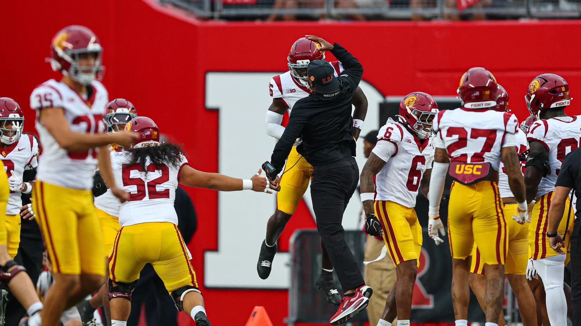 College football betting: Three-leg Week 4 parlay includes Oregon-USC, Iowa-Michigan