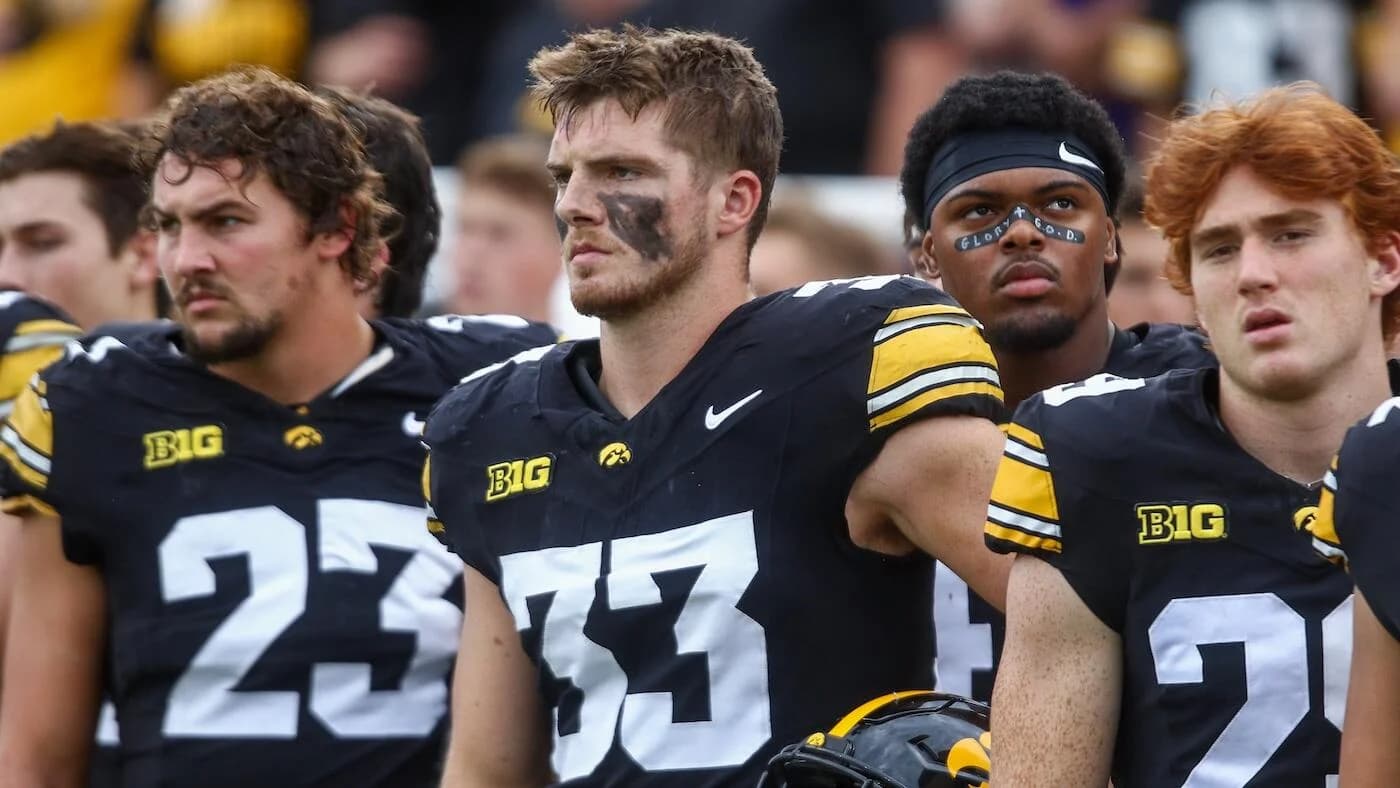 How eight-man football shaped breakout Iowa star linebacker Cam Buffington
